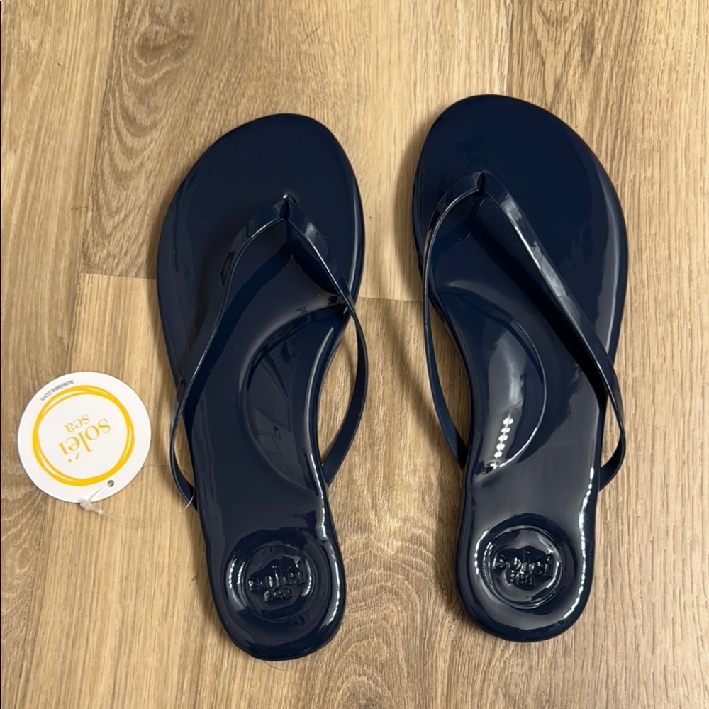NWT Women's Navy Flip Flops